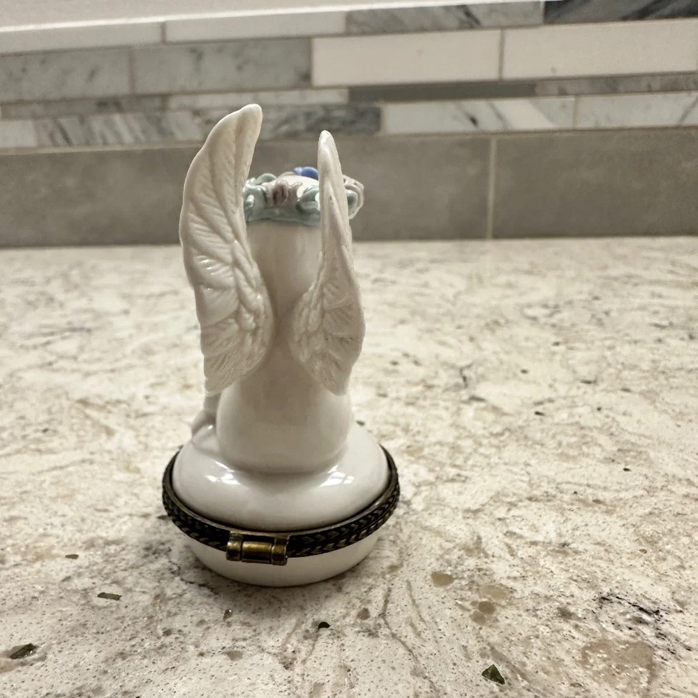 Vintage Angel girl porcelain trinket‎ jewelry box